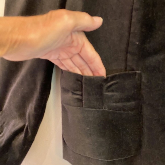 APOSTROPHE Luxury Is A State Of Mind Black Velvet Jacket Blazer Size 8 Petite - Picture 5 of 12